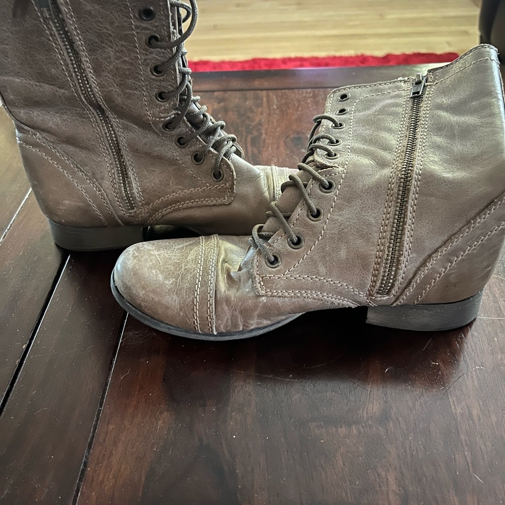 Cute tie up boots